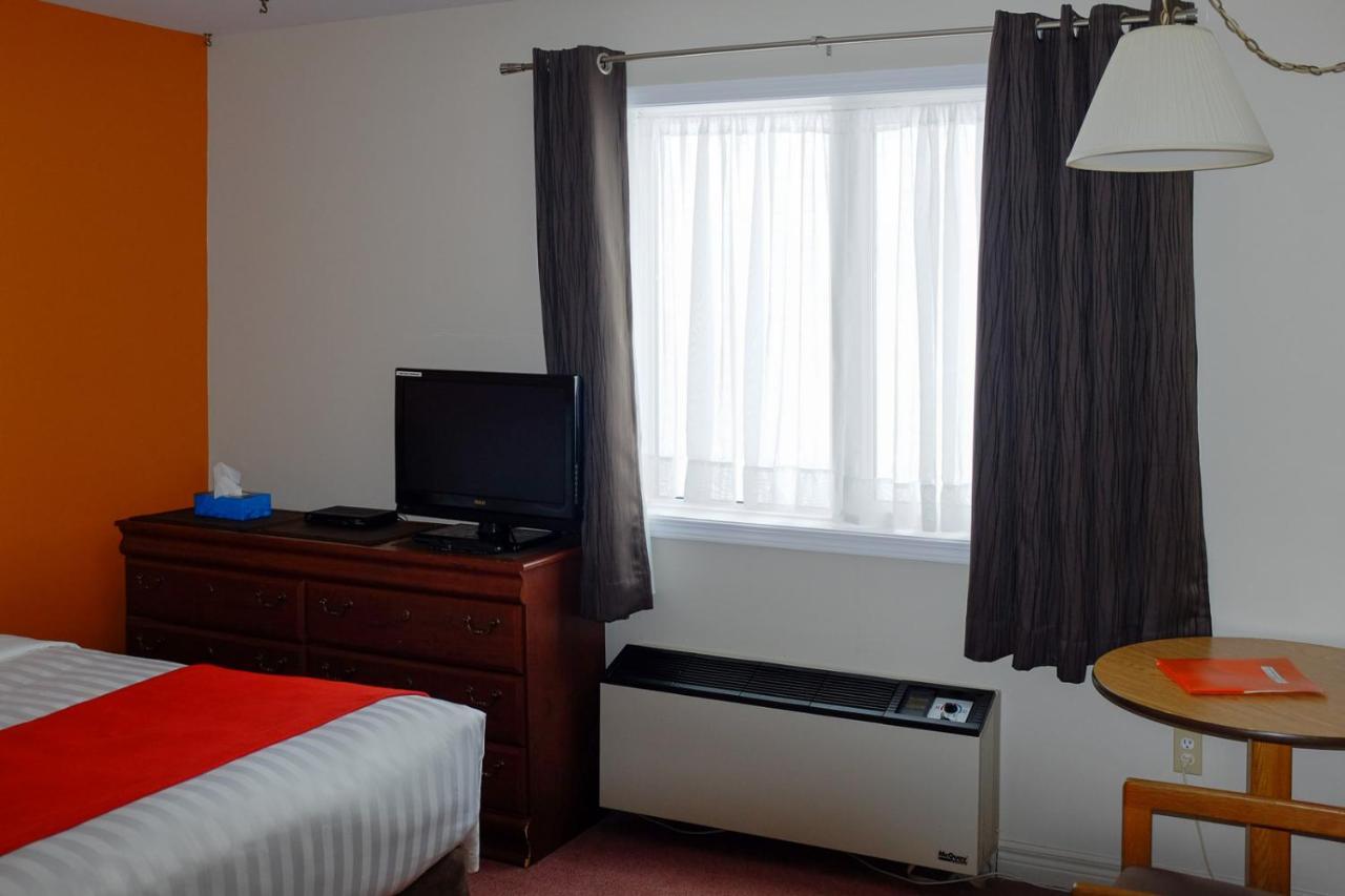 Hotel Robin Hood Grand Falls Windsor Exterior foto